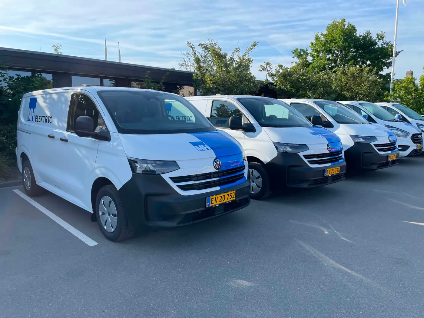 Fuld dekoration af servicebiler – MH-Elektric