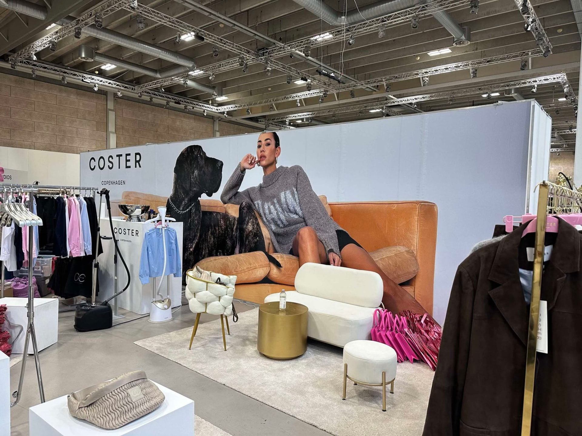 Foliering af messestand – Coster Copenhagen